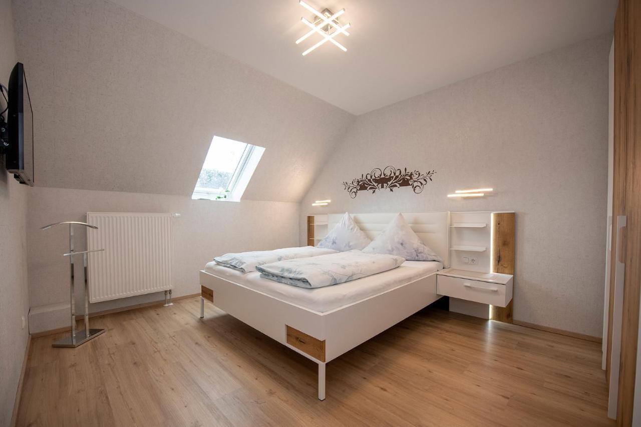 Ferienwohnungen Am Matthiasturm Neef Esterno foto